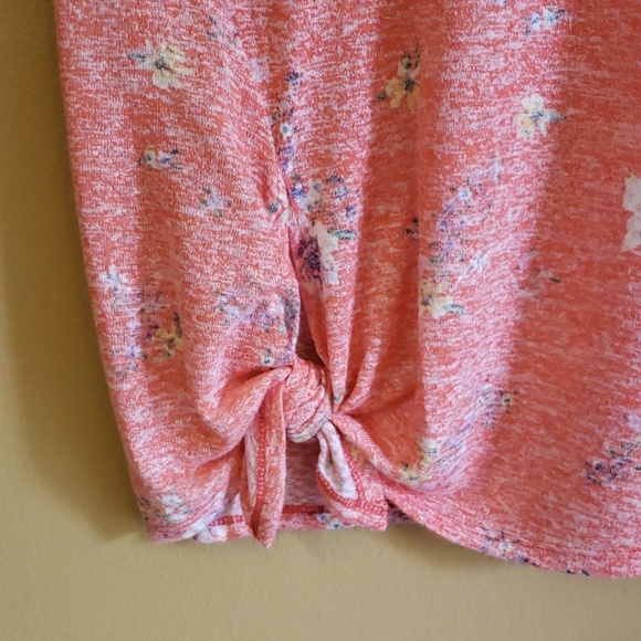 Bobeau Floral Top - Picture 4 of 4